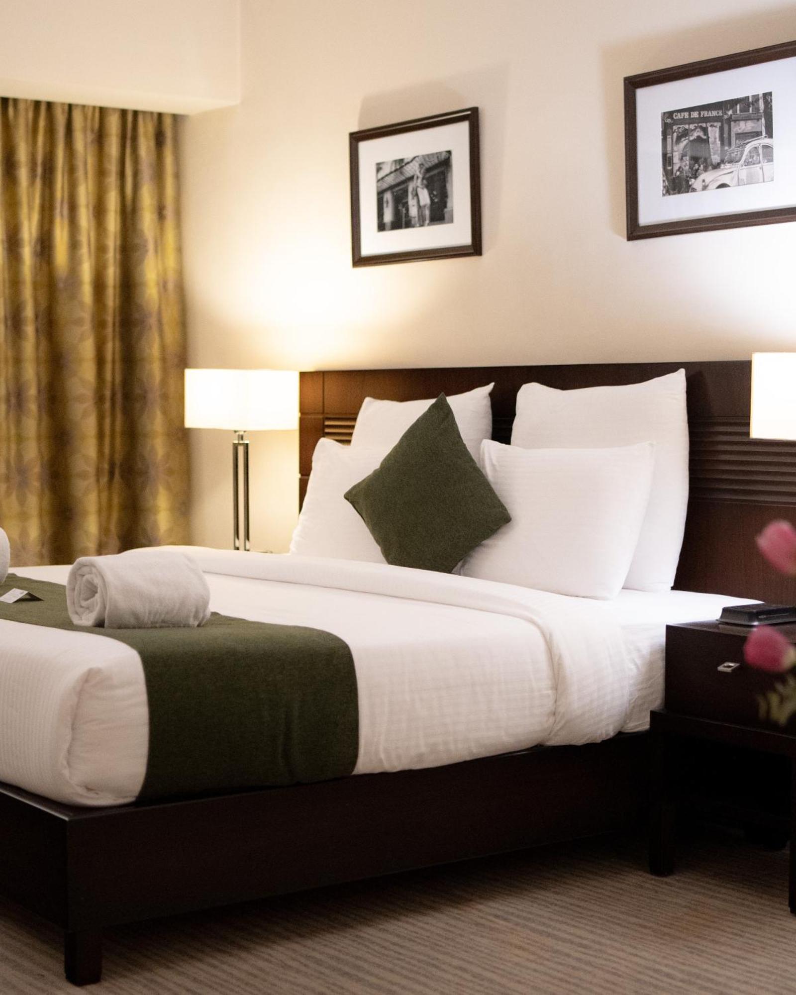 Hotel The Parisian
